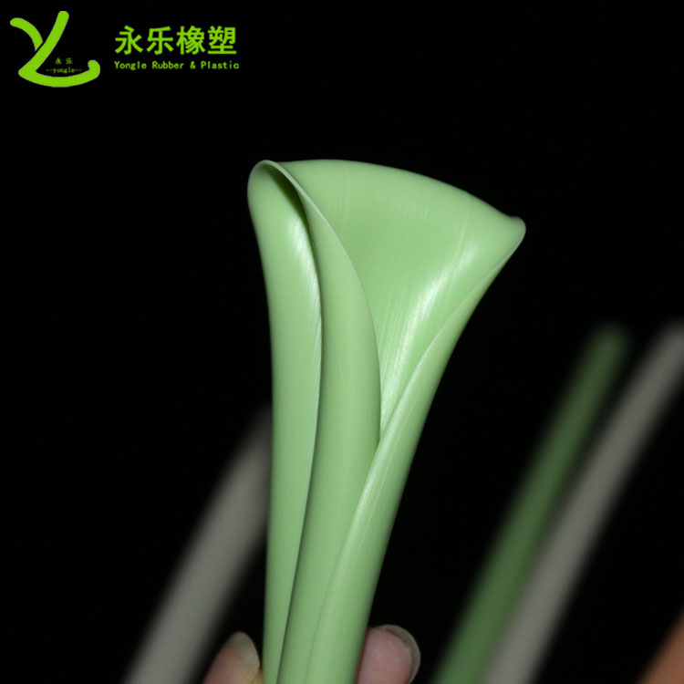 硅膠吸管，擠出異形硅膠吸管，食品級(jí)硅膠吸管