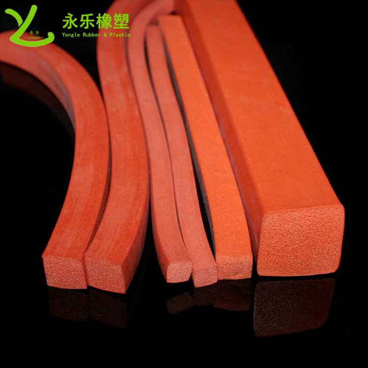 擠出防撞發(fā)泡硅膠條，阻燃發(fā)泡硅膠條，無氣味門窗發(fā)泡硅膠密封條